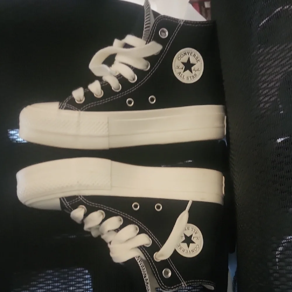 Converse CTAS 3D Floral Platform High-Top Sneakers Size 5.5